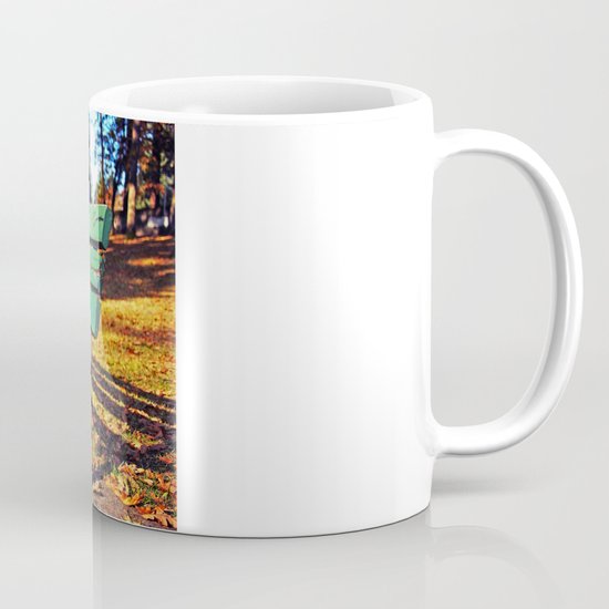 Autumn park bench Mug
