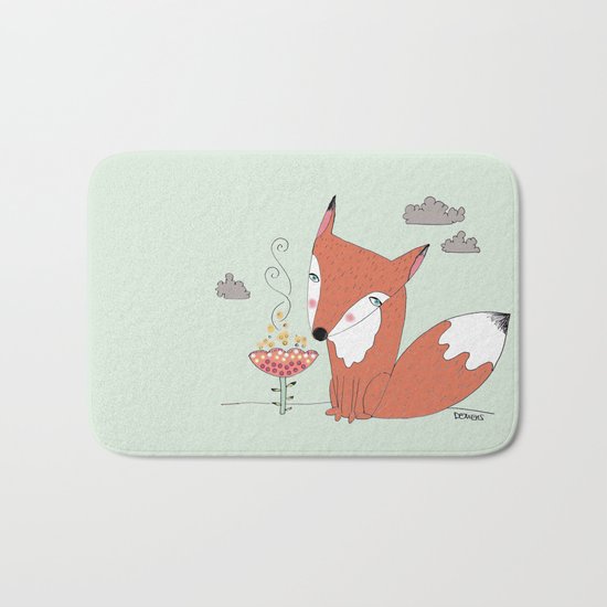 un renard dans la cours Bath Mat