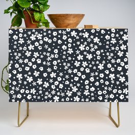 Blooming flowers and flowers 01 Credenza