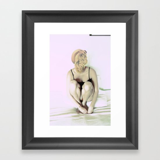 Non ho sogni nel cassetto. Solo cose gialle. Framed Art Print