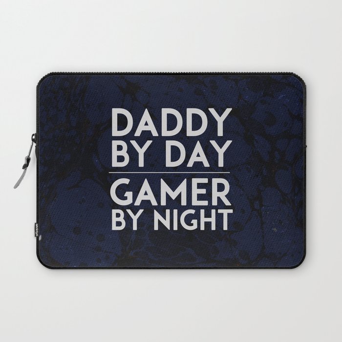 Daddy by Day / Gamer by Night V.2 Laptop Sleeve