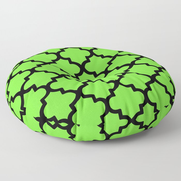 Quatrefoil Pattern In Black Outline On Vivid Green Floor Pillow