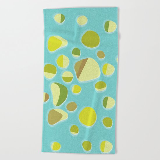 retro islands Beach Towel