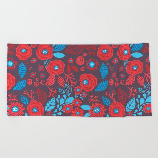 Doodle floral pattern Beach Towel