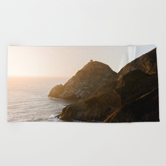 ocean falaise 7 Beach Towel
