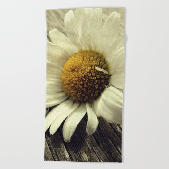 Vintage Daisy Beach Towel