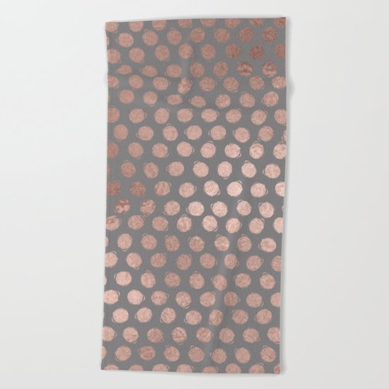 Handpainted Rosegold polkadots on grey backround Beach Towel