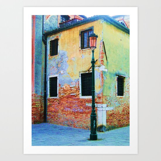 L'edificio è Felice Art Print