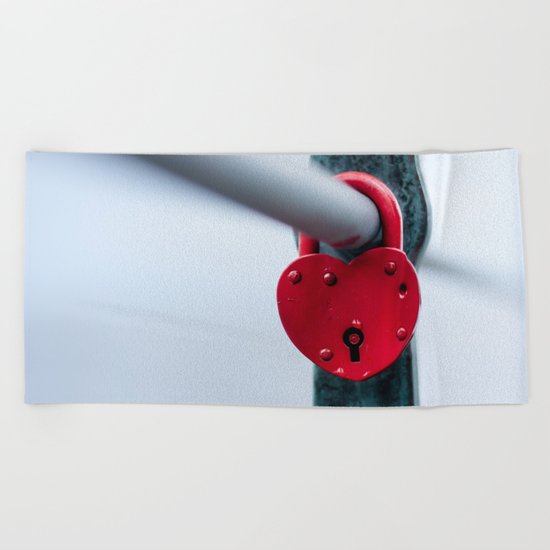 Red Heart Lock Beach Towel