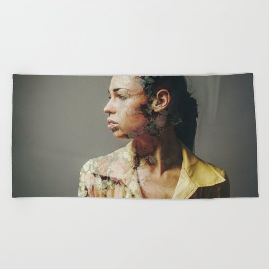 FACE FLORAL Beach Towel