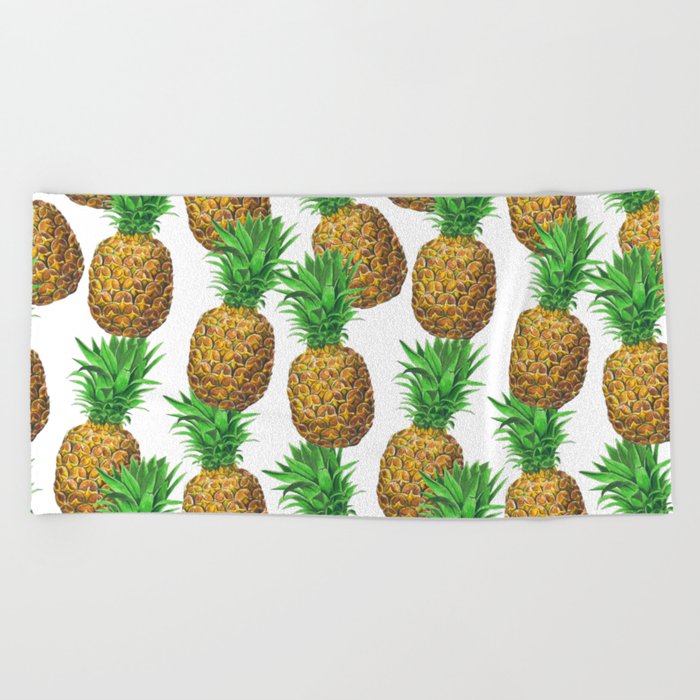 Seamless pattern with pineapples Beach Towel