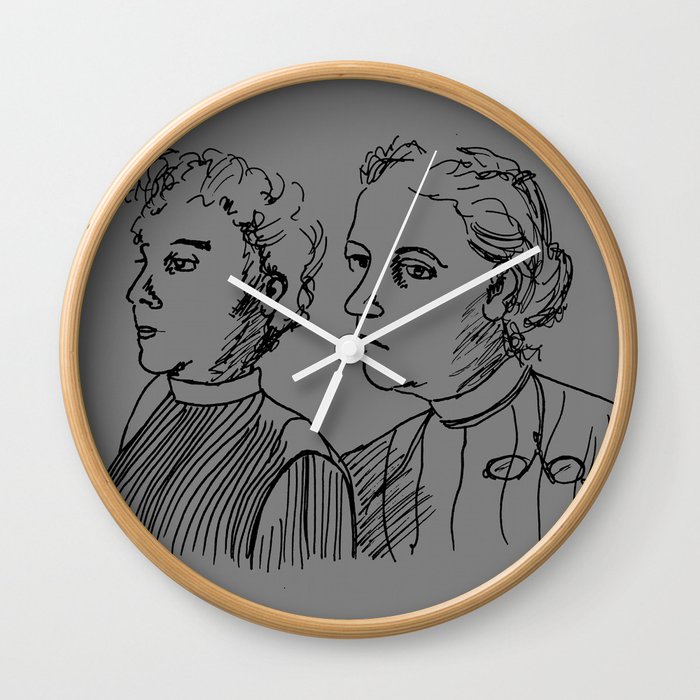 Frauen Wall Clock