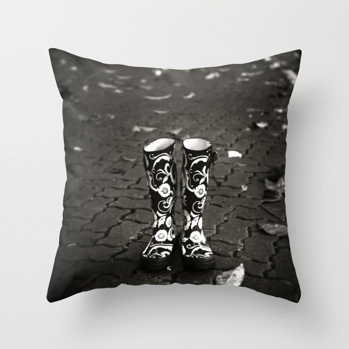 a walk in the park Throw Pillow