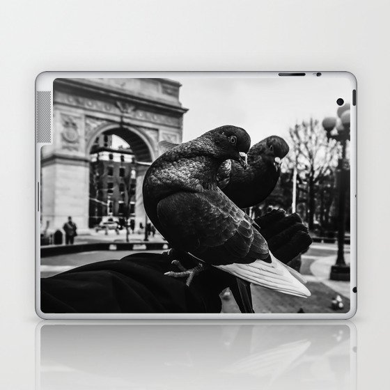 Washington Square Arch in Washington Square Park and two pigeons black and white Laptop & iPad Skin