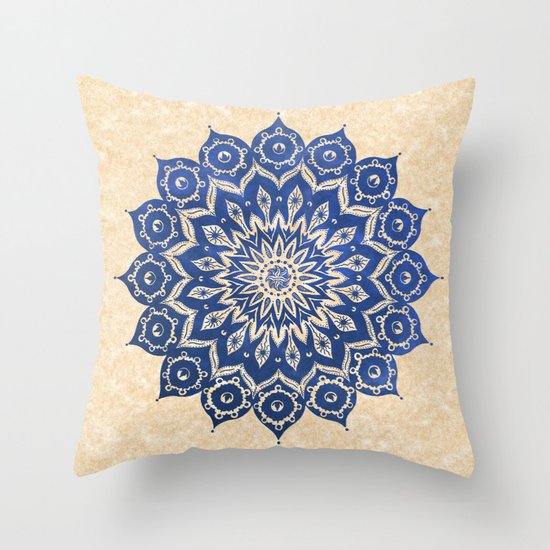 ókshirahm sky mandala Throw Pillow