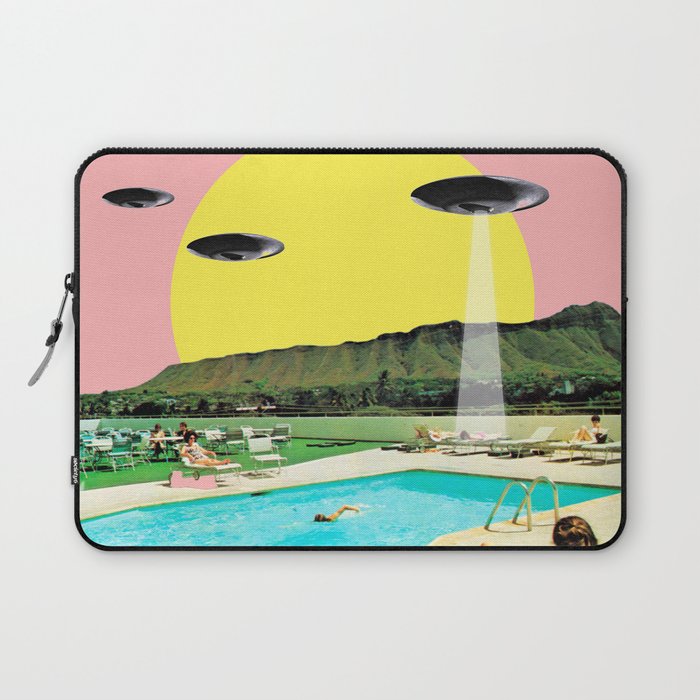 Invasion on vacation (UFO in Hawaii) Laptop Sleeve