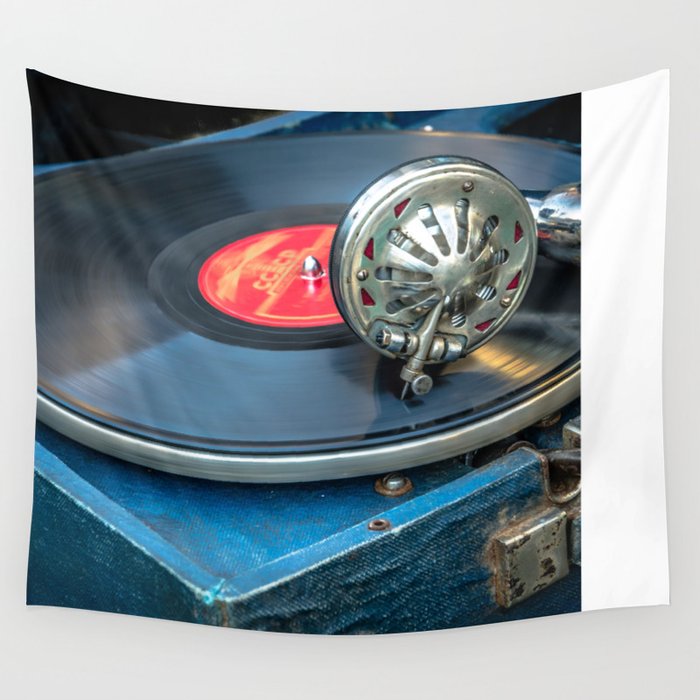 Old gramophone Wall Tapestry