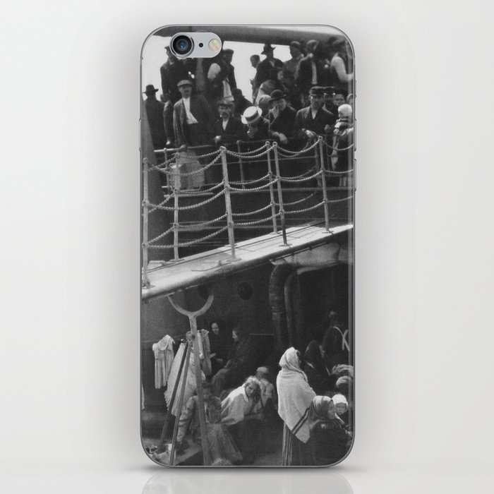 The Steerage - Alfred Stieglitz 1907 iPhone Skin