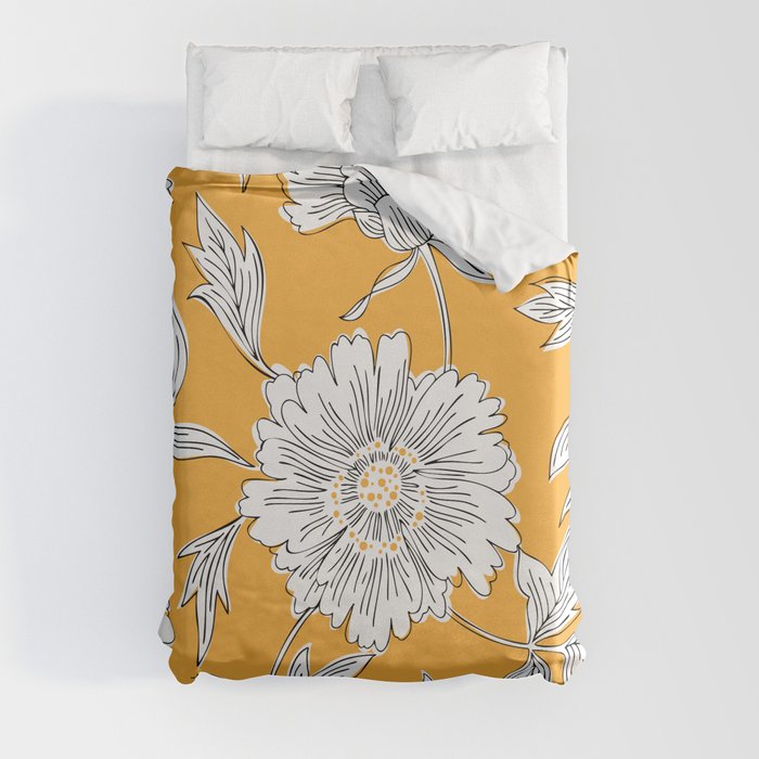 Hand drawn abstract garden flowers. Contour drawing. Large daisy heads in bloom. Summer floral seamless pattern. Line art flowers. Detailed outline sketch drawing. Duvet Cover