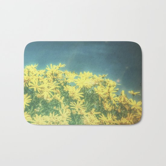 Yellow Vintage Daisy - Margaritas Amarillas Vintage Bath Mat