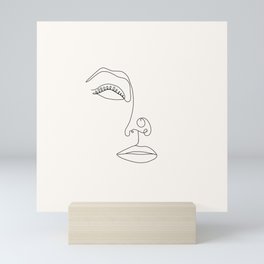 Minimalist femme ii, pearl Mini Art Print