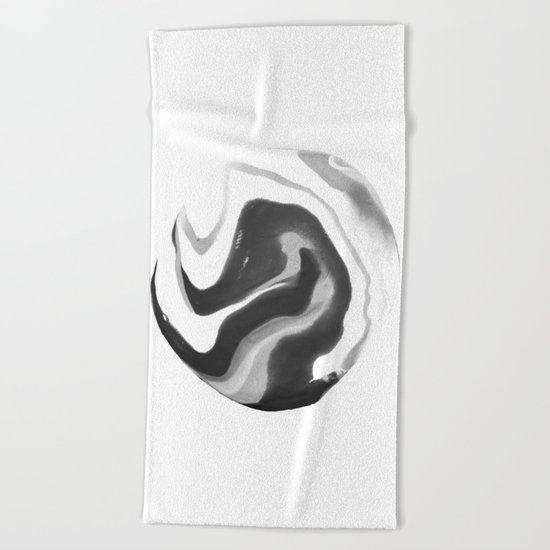If On A Winter's Night A Traveller Goes to World's End, Marbling Black and White Cirle Beach Towel