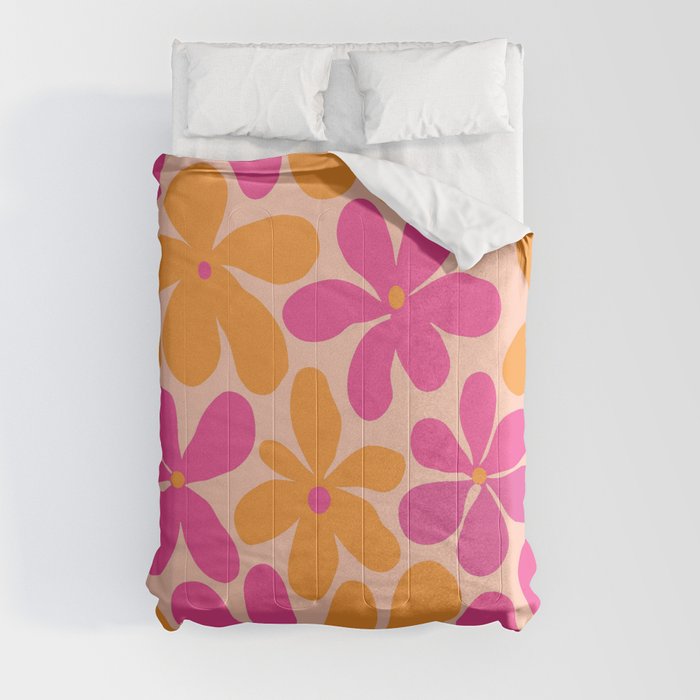  Groovy Pink and Orange Flowers Pattern - Retro Aesthetic  Comforter
