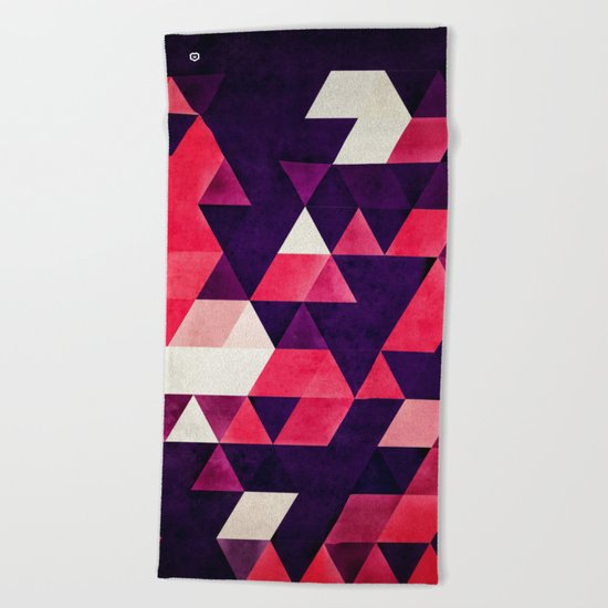 cyrysse lydy Beach Towel