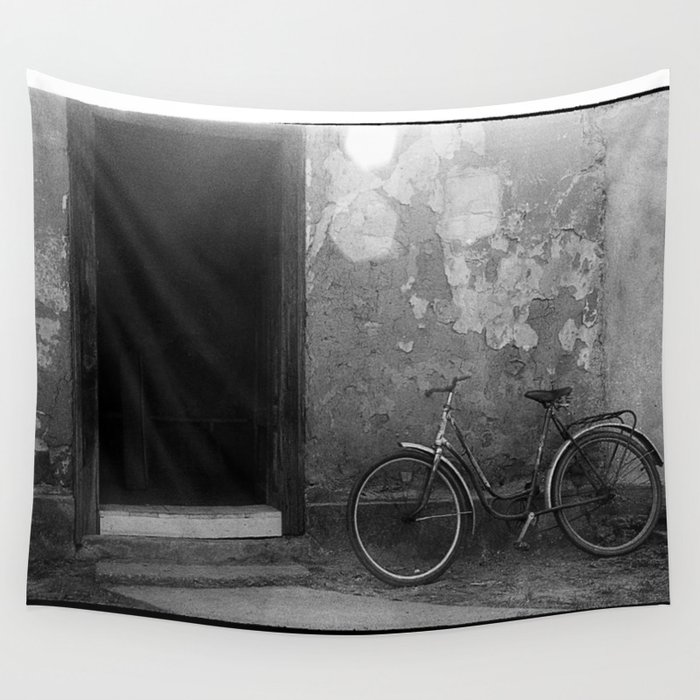 Vintage style photo of old bycicle Wall Tapestry