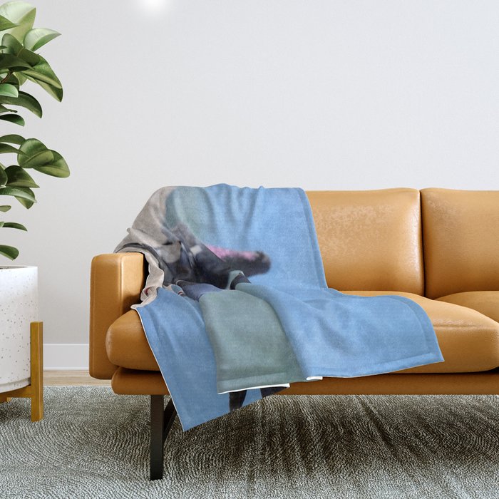 Two Pigeon Together Throw Blanket