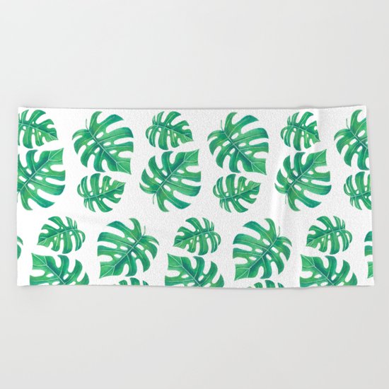 Tropical pattern with monstera leaves Beach Towel