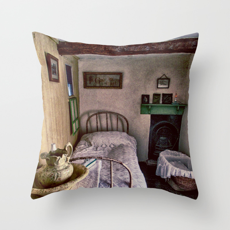 bedroom throw pillows