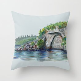 Maori carving on the lack Taupo, New Zealand Throw Pillow