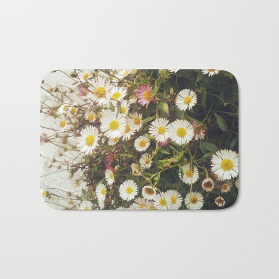 Wall of Daisies Bath Mat