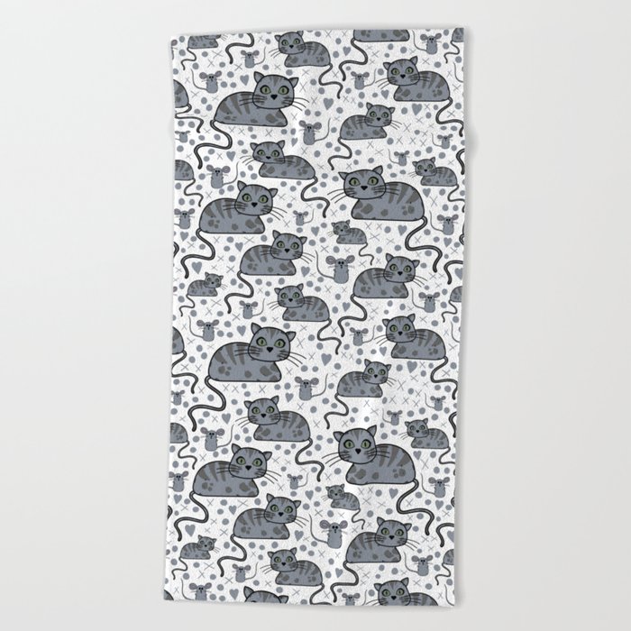 Cute Tabby cat and mouse pattern Beach Towel