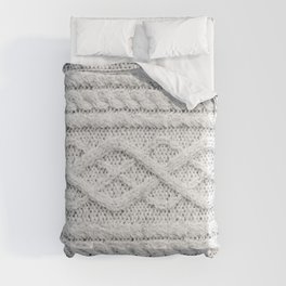White Knitted Wool Comforter