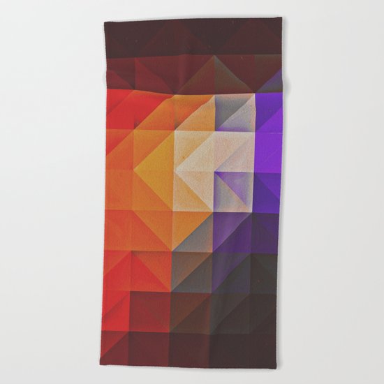 pyncyl nyck Beach Towel