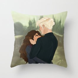 Post-battle Dramione Throw Pillow