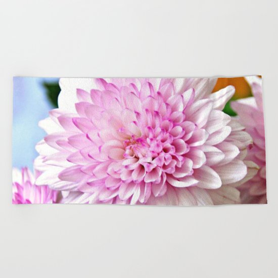 Pretty pink dahlia Beach Towel