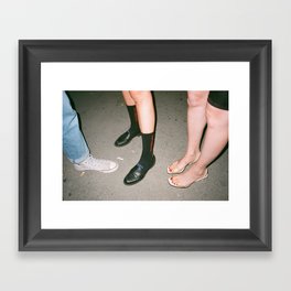 De beaux pieds, c'est de bonne augure. Framed Art Print