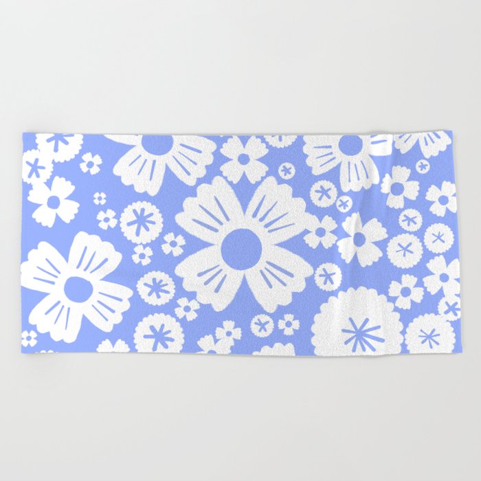 Modern Retro Light Denim Blue and White Daisy Flowers Beach Towel