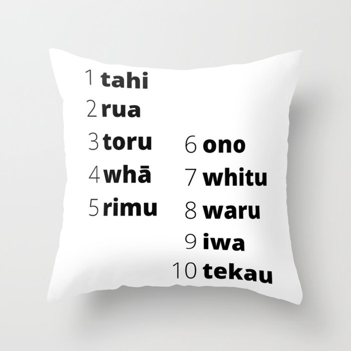 Te Reo Māori Numbers 1-10 Throw Pillow