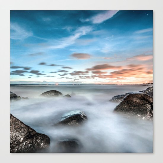Above the mountines Canvas Print