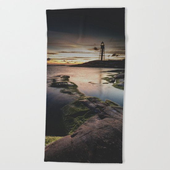 I walk the line Beach Towel
