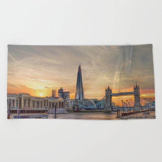 London Summer time Beach Towel