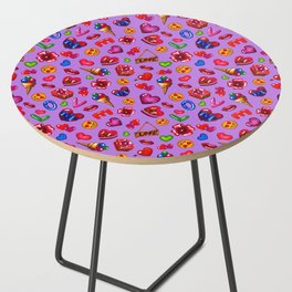 Pattern for valentines day on a purple background Side Table