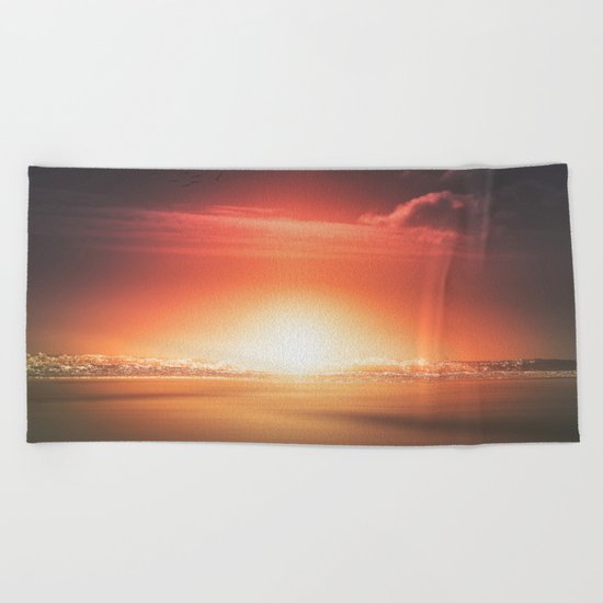 When the day breaks Beach Towel