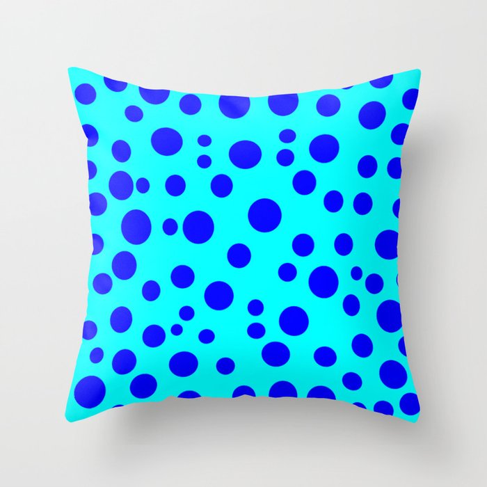 standard throw pillow size
