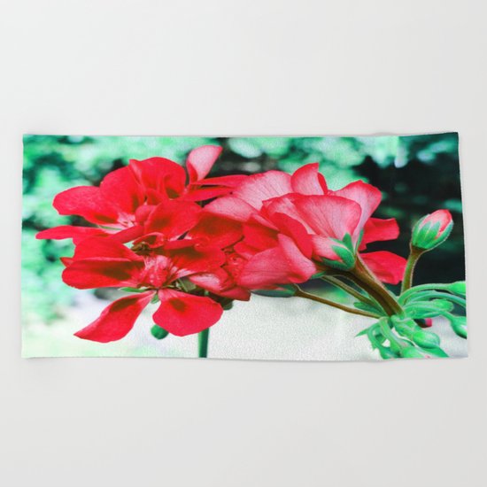 Red FlowERS Green Bokeh Beach Towel