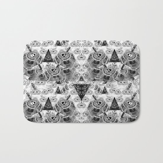 Triangulum Nigrum ad Mortem Bath Mat